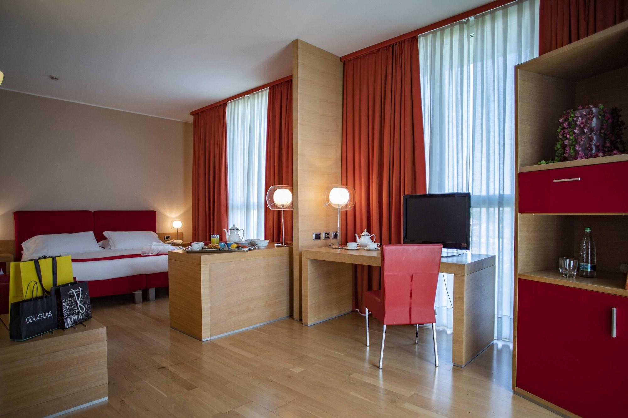 Hotel Remilia Reggio Emilia Ngoại thất bức ảnh